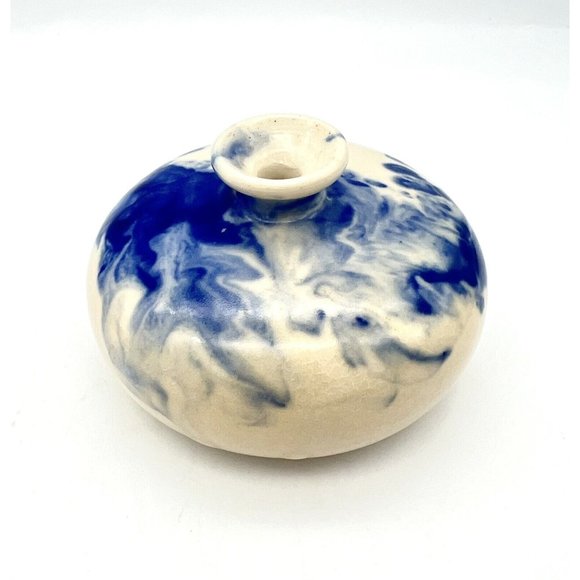 Art Pottery Bud Vase Oil Lamp Weed Pot Blue White Artist Signed R A Ceramic - Picture 4 of 8